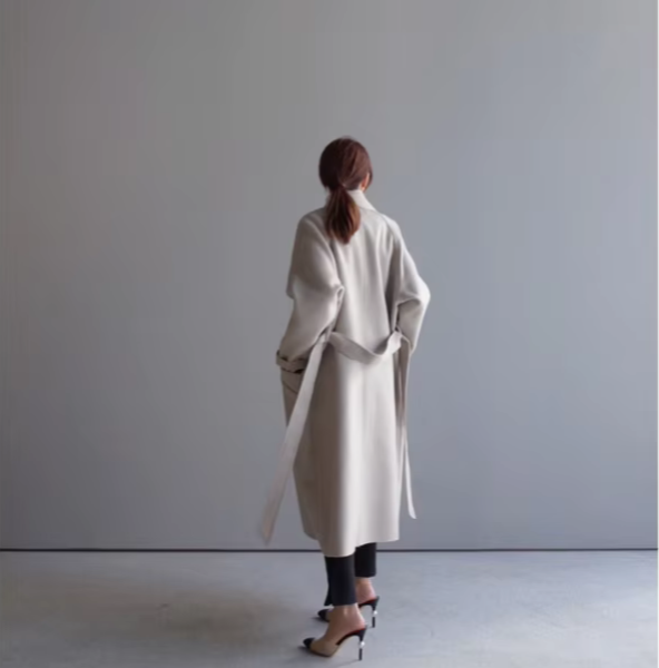 Isaline | Manteau long en laine minimaliste et raffinée pour femme