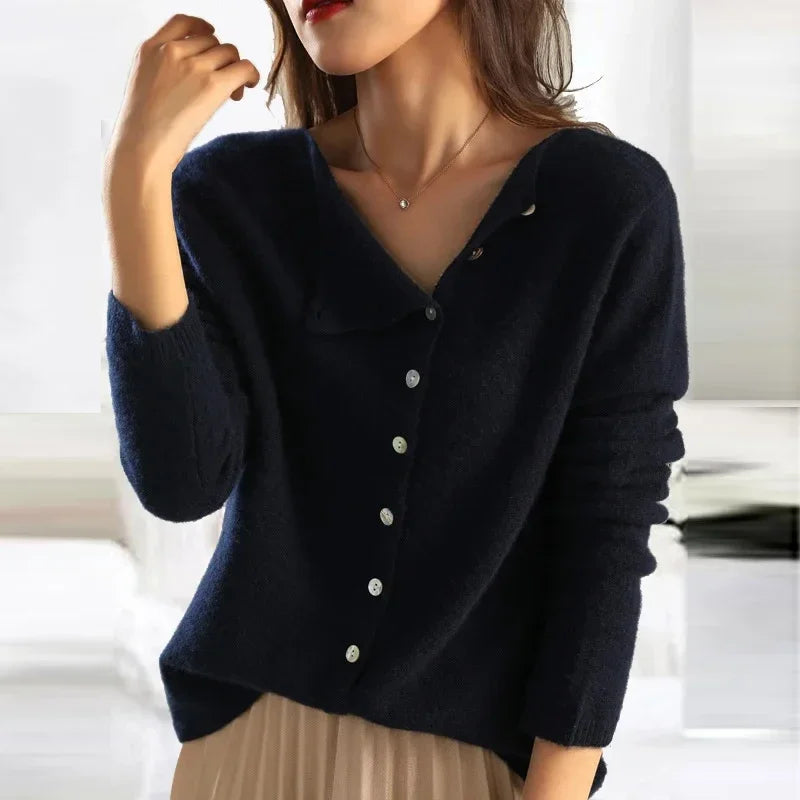 Aurélie | Pull pour femme cachemire doux à boutonnière décalée