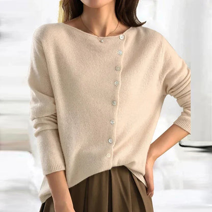 Aurélie | Pull pour femme cachemire doux à boutonnière décalée