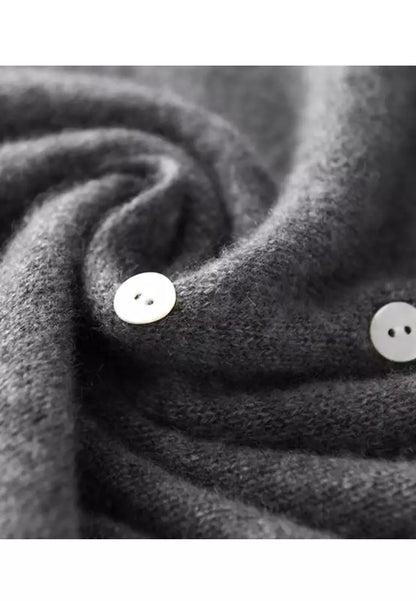 Aurélie | Pull pour femme cachemire doux à boutonnière décalée